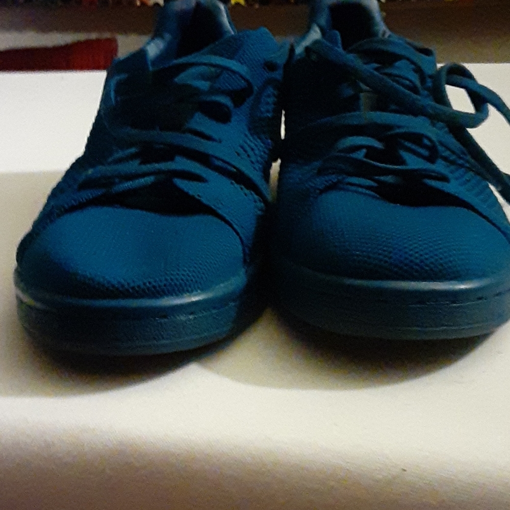 Stan Smiths near new  36.67 euro like 7 - add on $15